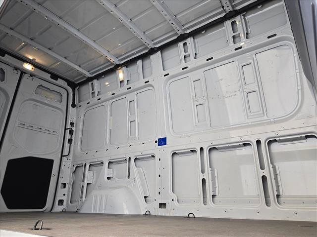 Used 2021 Mercedes-Benz Sprinter 2500 image 19