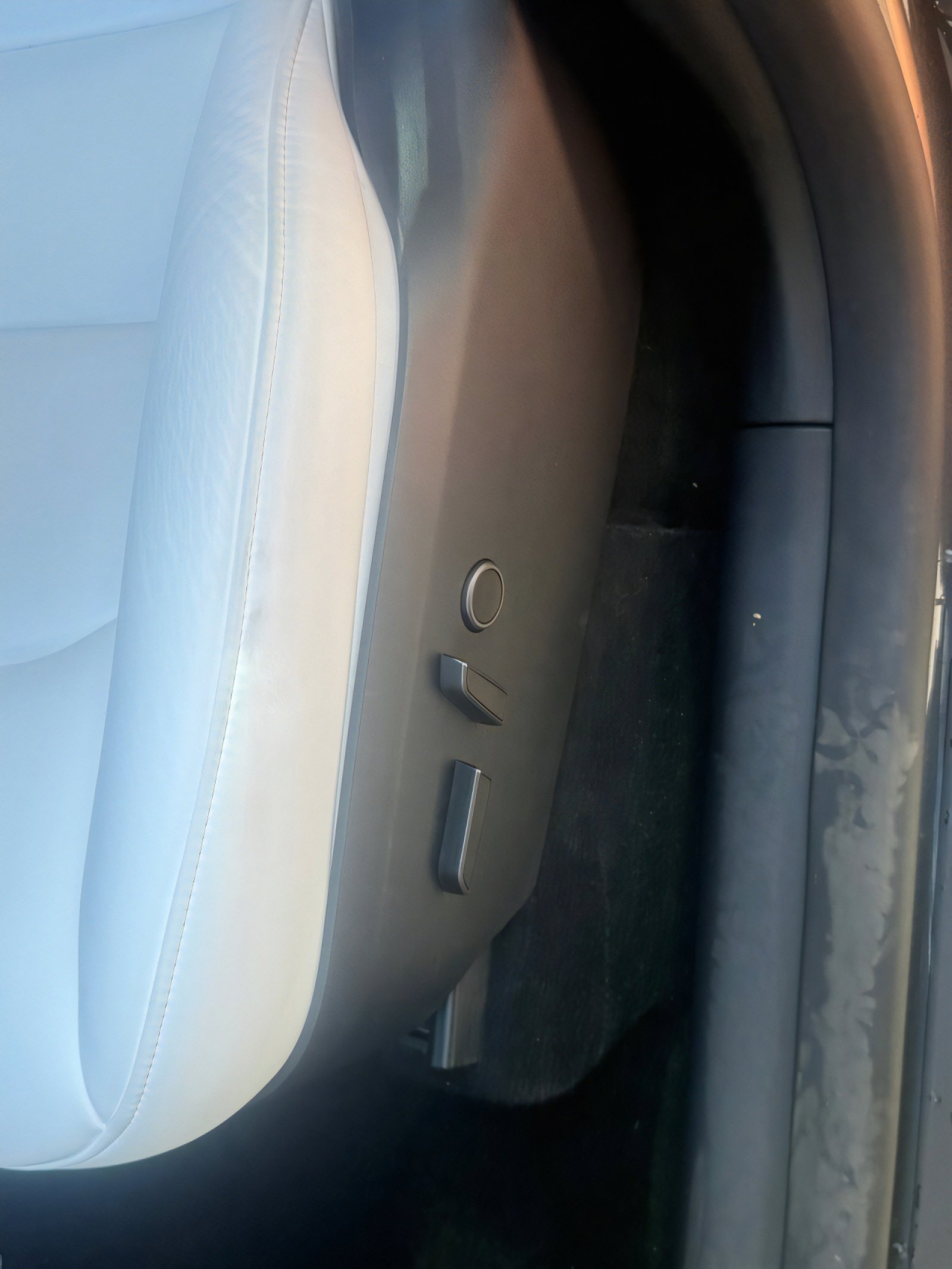 Used 2024 Tesla Model Y Performance image 30