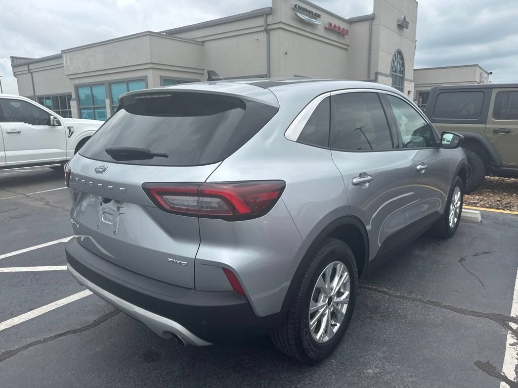 Used 2023 Ford Escape Active AWD/4WD image 4