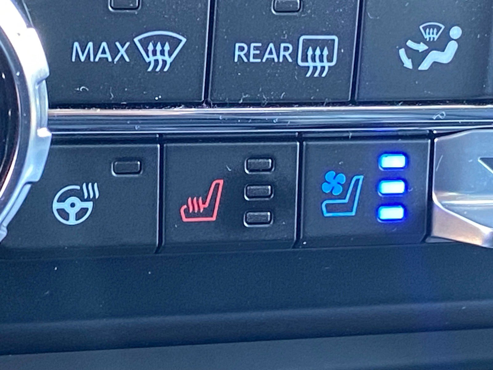 Used 2023 Ford F350 Lariat w/ FX4 Off-Road Package image 20