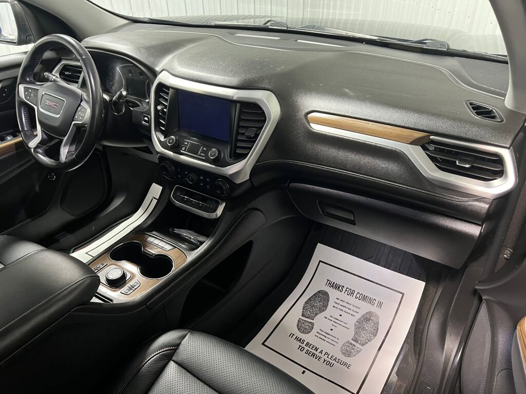 Used 2020 GMC Acadia SLE w/ Driver Convenience Package image 3