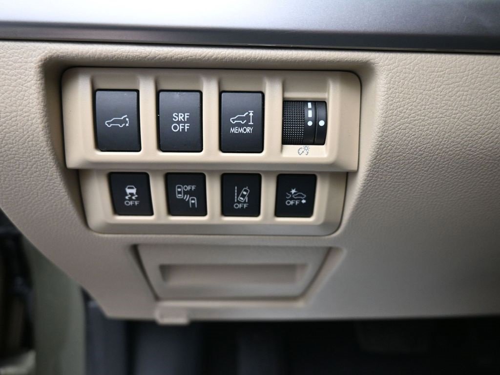 Used 2017 Subaru Outback 2.5i Limited image 19