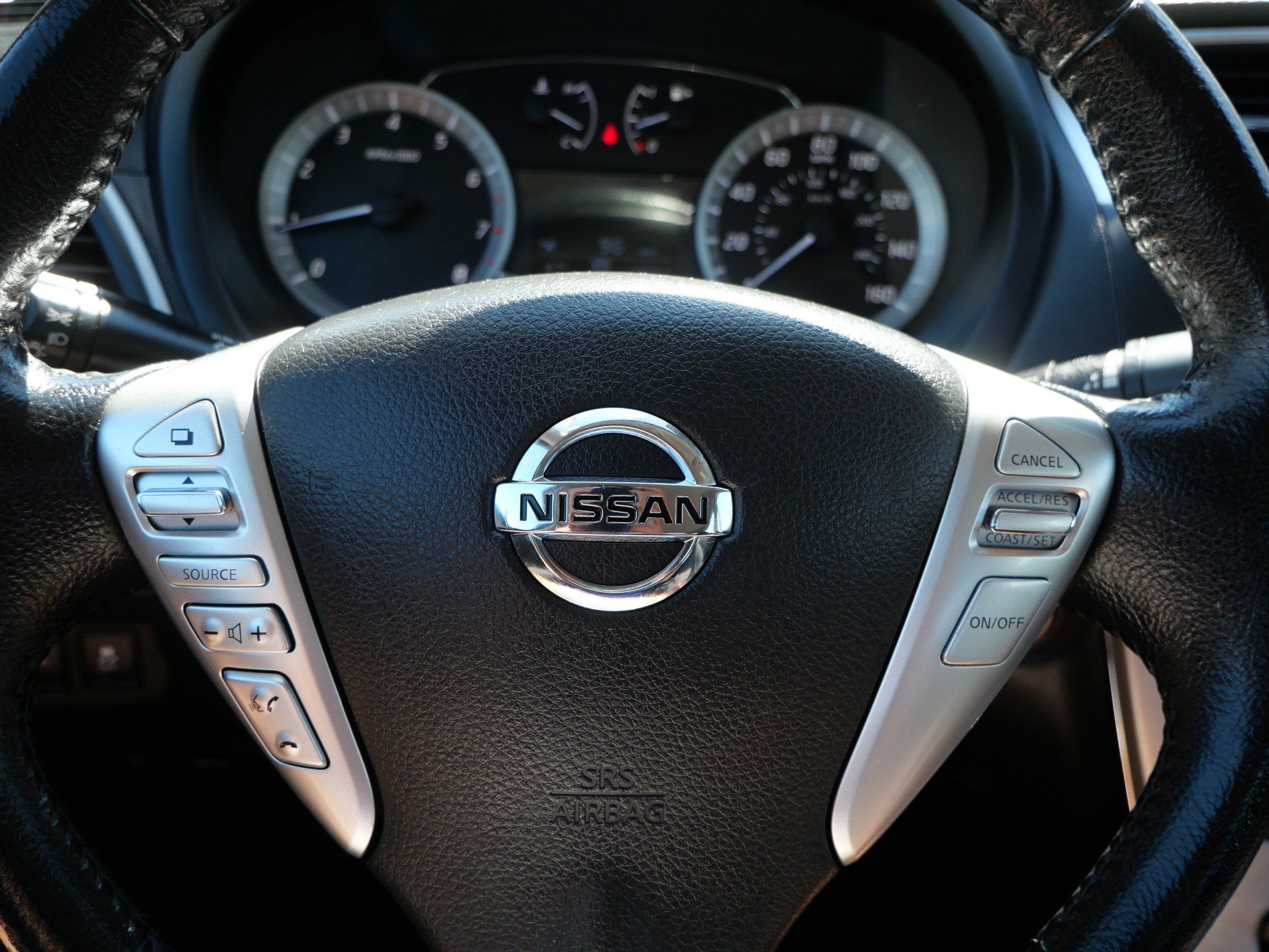 Used 2015 Nissan Sentra SV FWD image 25