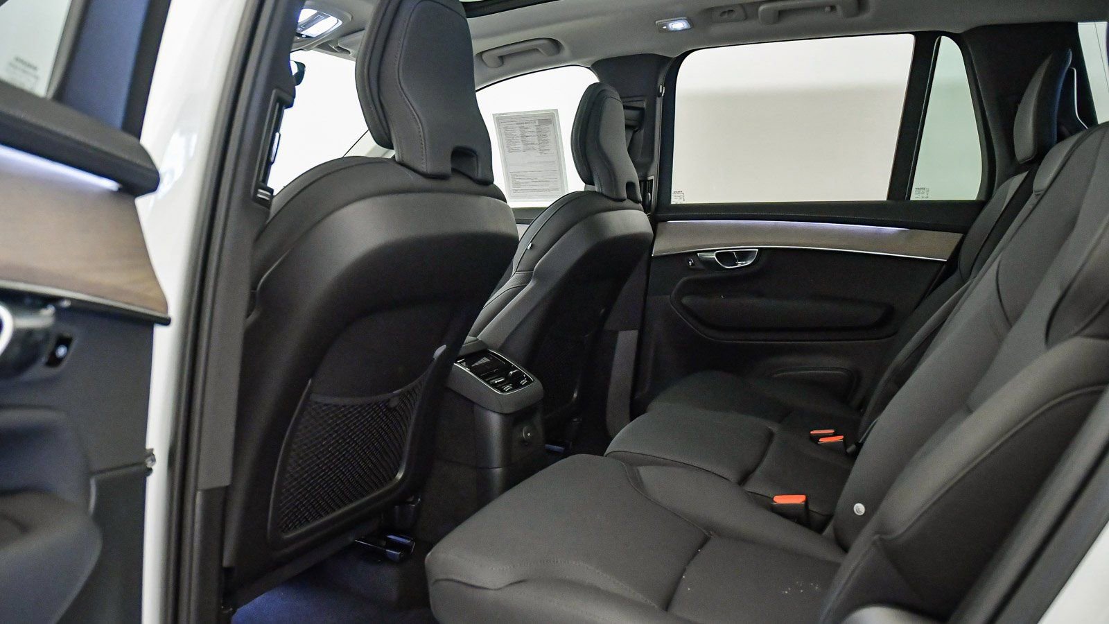 Used 2025 Volvo XC90 T8 Plus w/ Protection Package Premier image 22