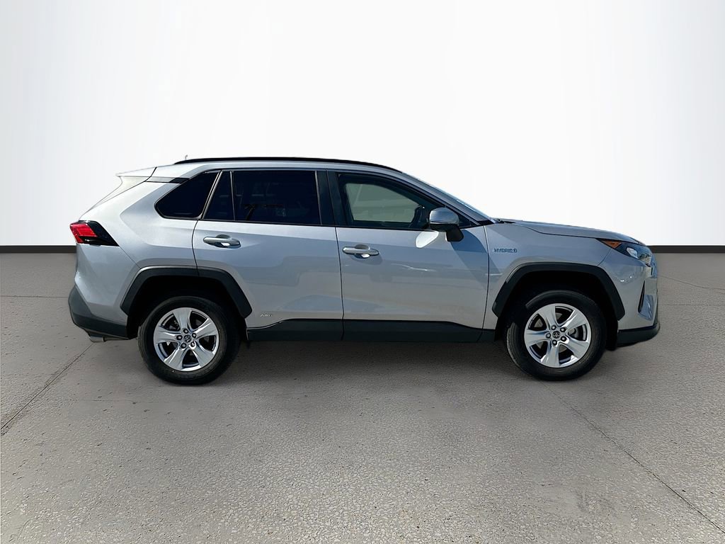 Used 2019 Toyota RAV4 LE w/ Carpet Mat Package AWD/4WD image 8
