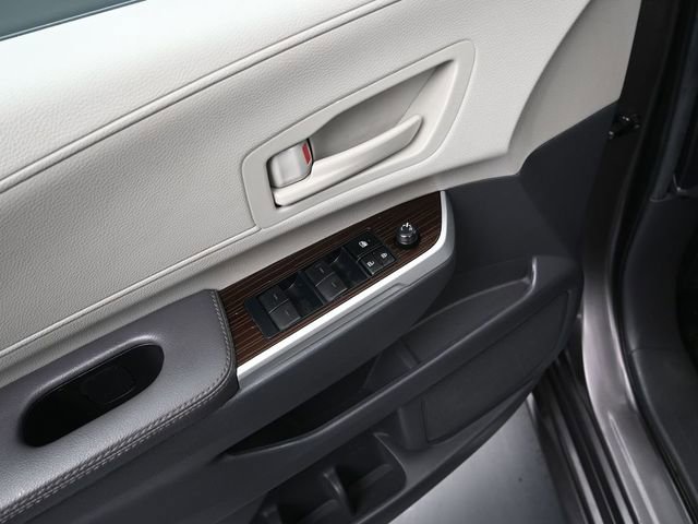 Certified 2024 Toyota Sienna LE w/ LE Plus Package image 23