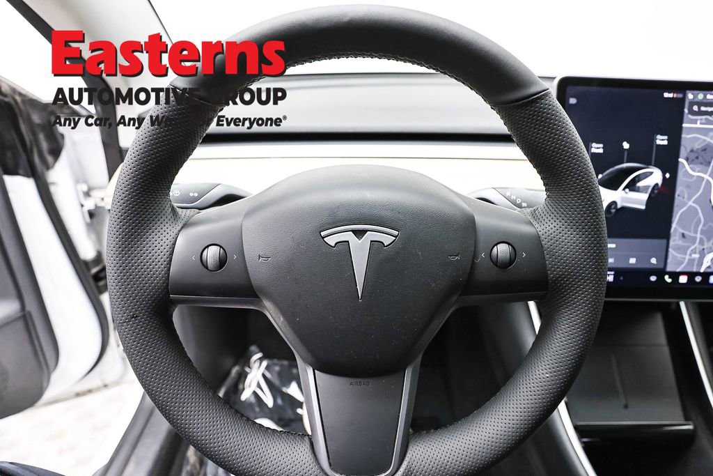 Used 2020 Tesla Model 3 Standard Range RWD image 10