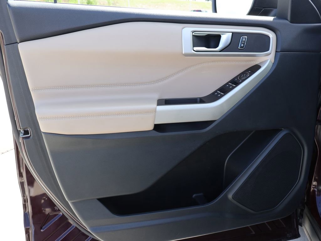 Used 2022 Ford Explorer XLT image 22