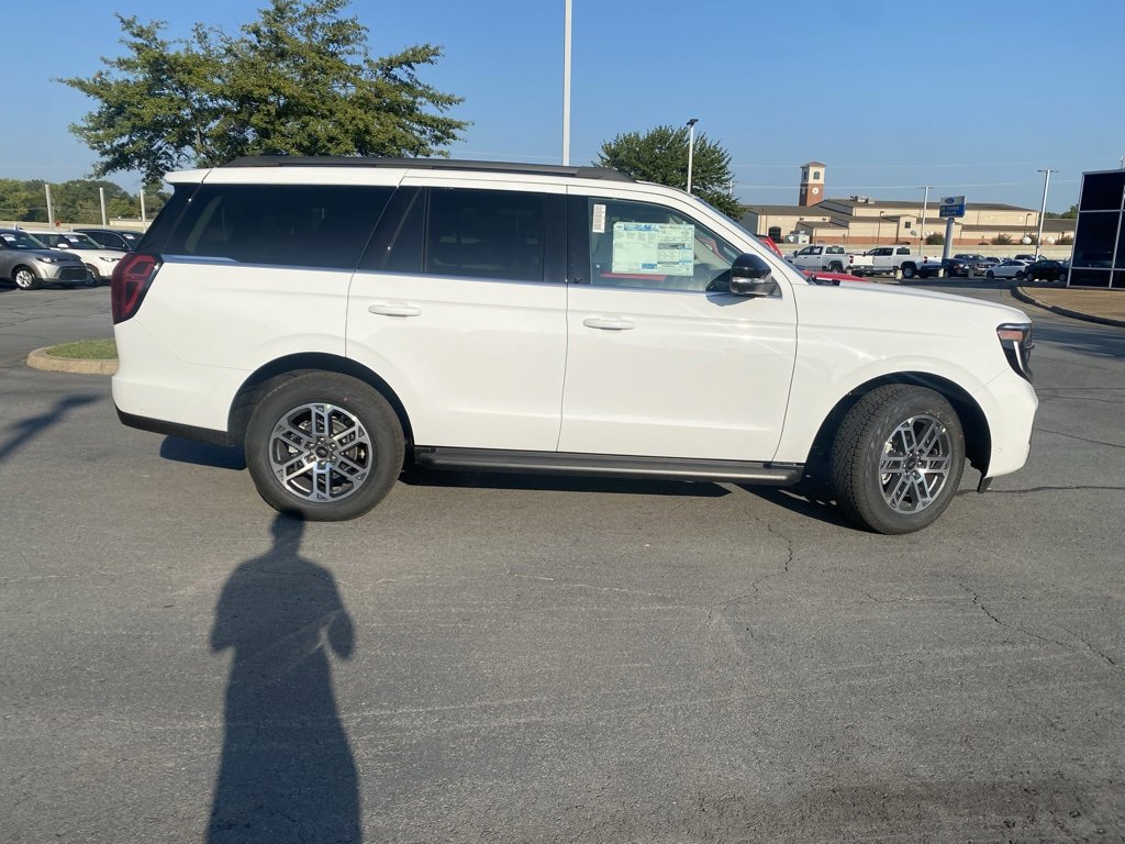New 2025 Ford Expedition Active image 8