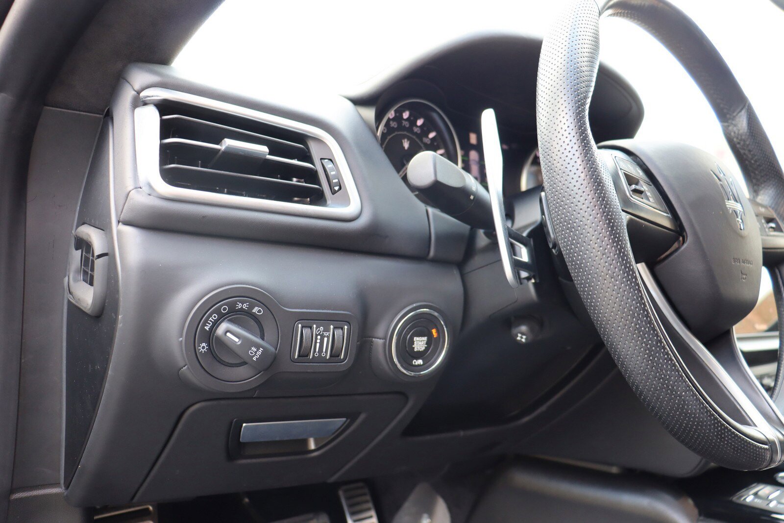 Used 2022 Maserati Ghibli Modena RWD image 27