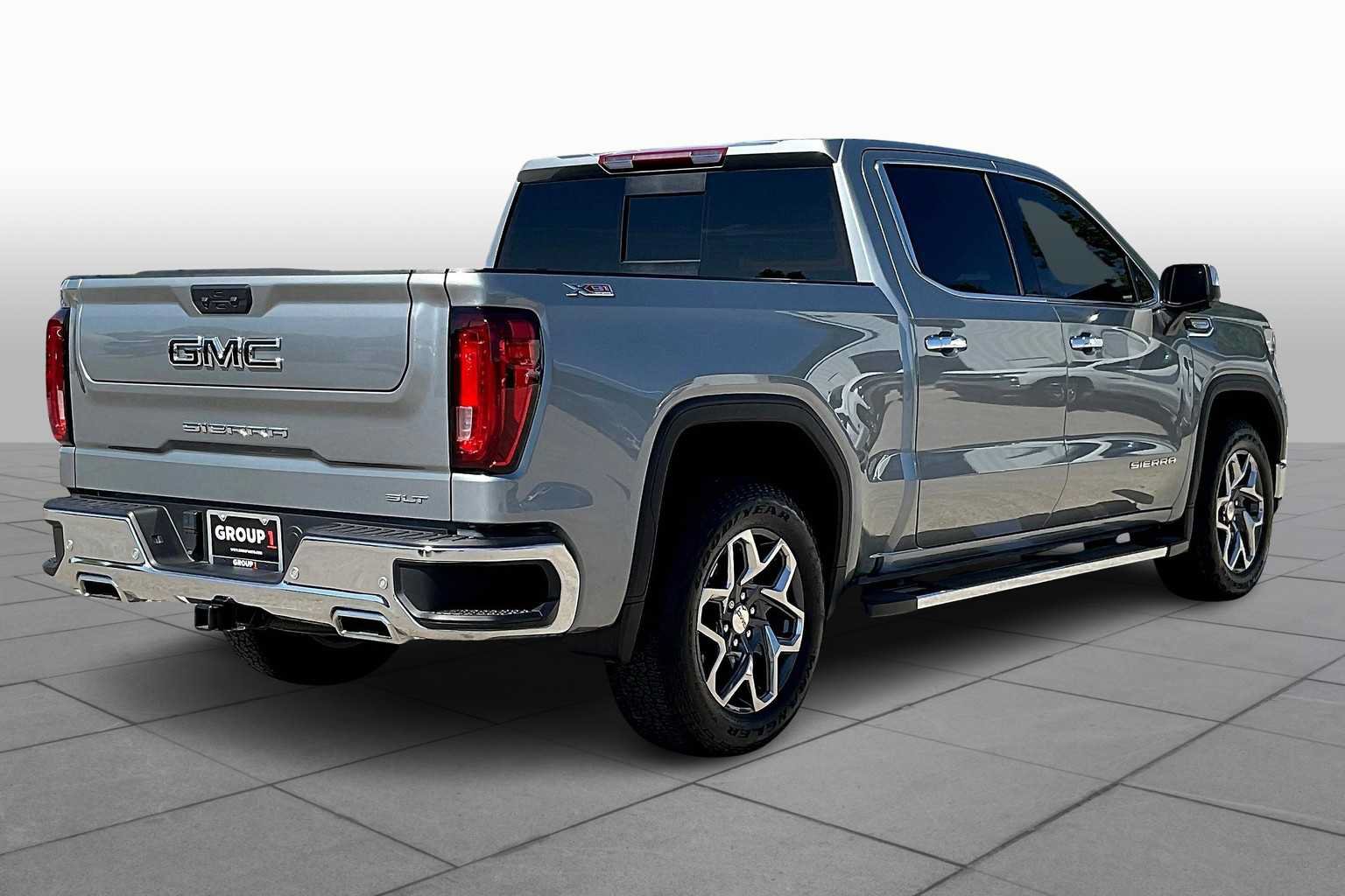 Used 2025 GMC Sierra 1500 SLT AWD/4WD image 13