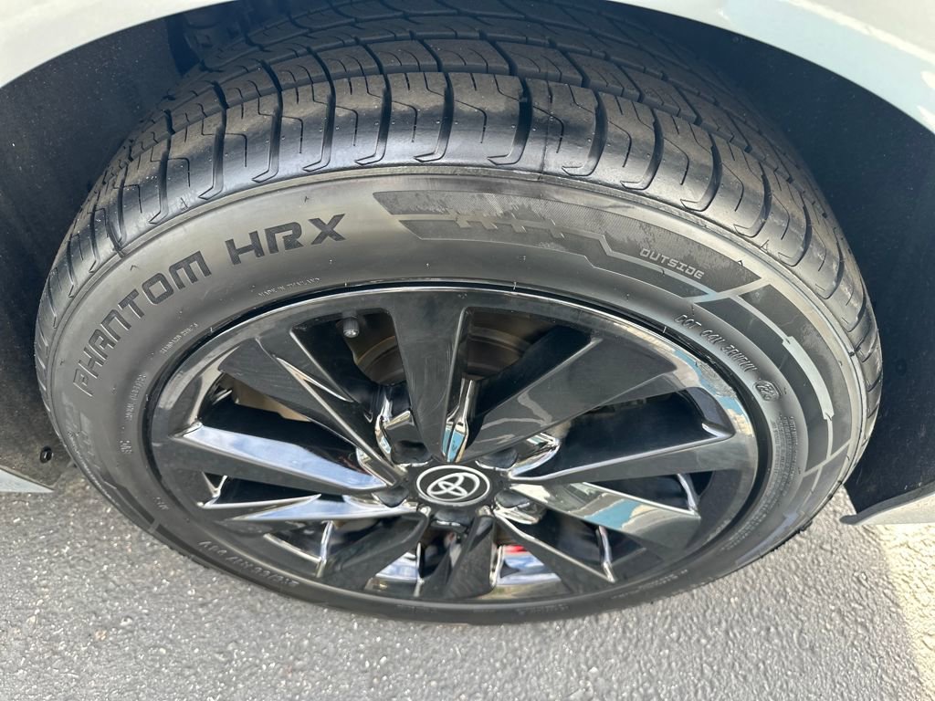 Used 2022 Toyota Camry LE image 26