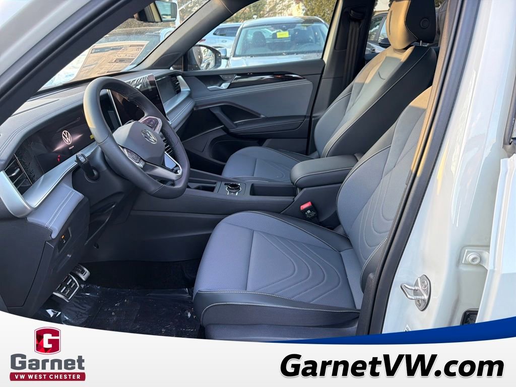 New 2026 Volkswagen Tiguan SE R-Line image 9