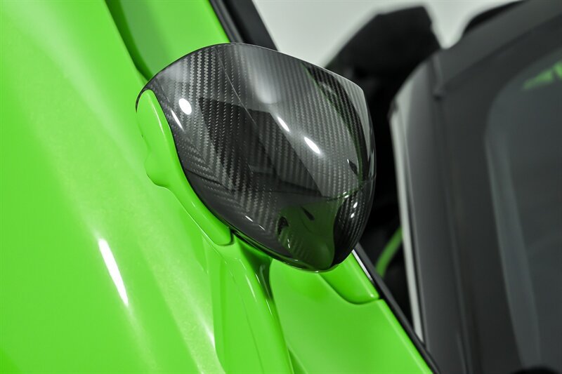 Used 2024 McLaren 750S Spider RWD image 5
