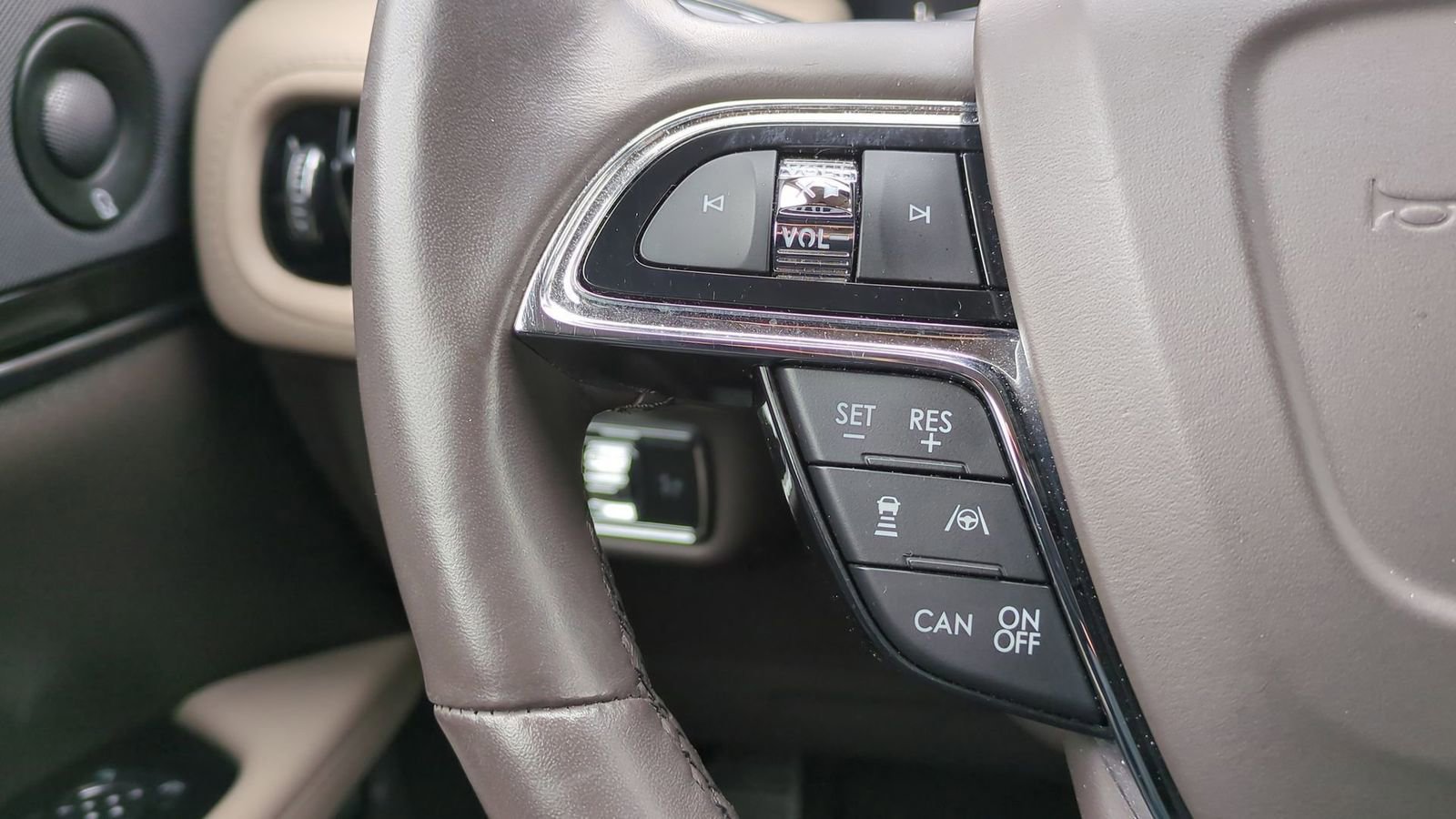 Used 2022 Lincoln Nautilus Reserve image 25