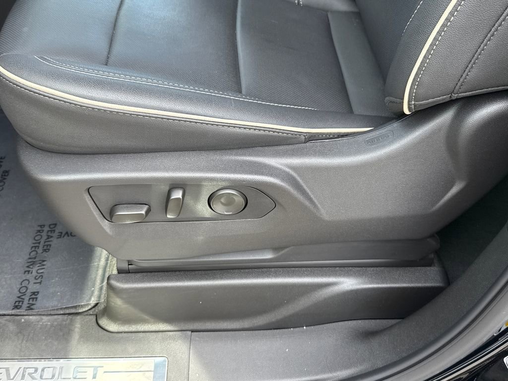 Used 2025 Chevrolet Tahoe Premier AWD/4WD image 27