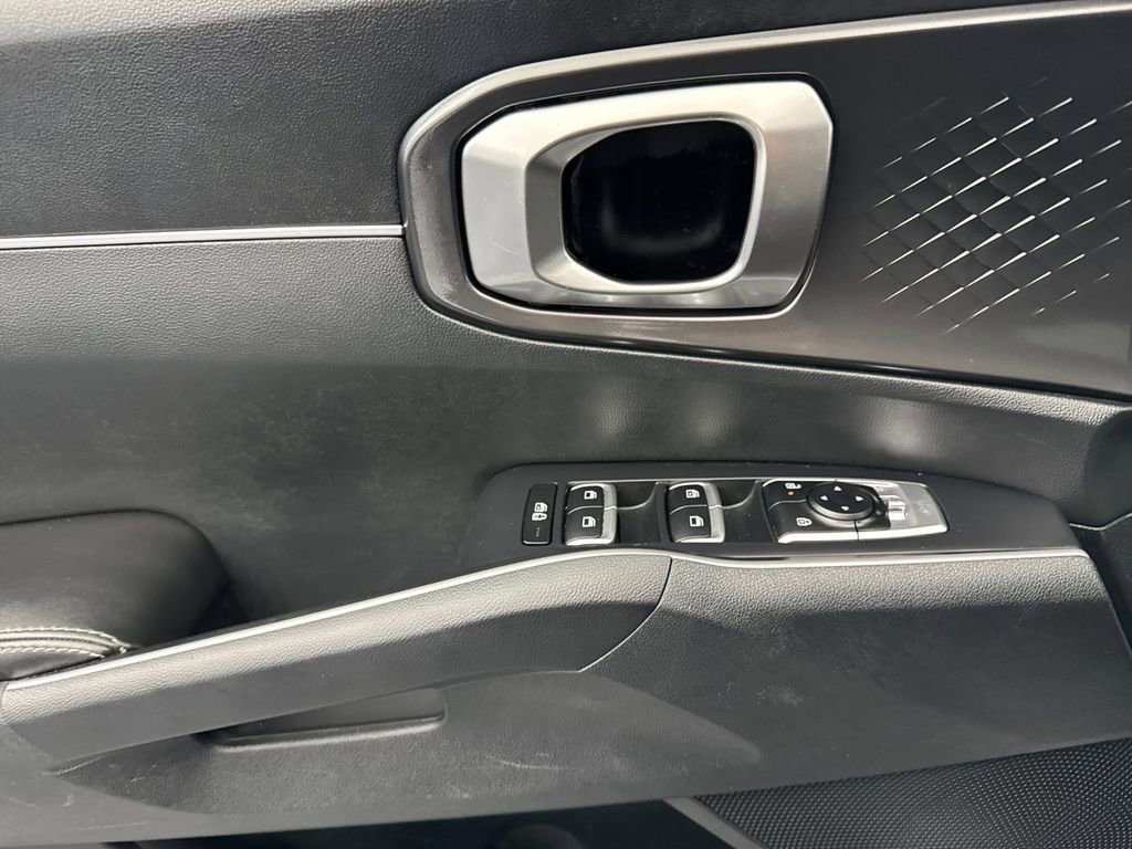 Used 2024 Kia Sorento S image 10