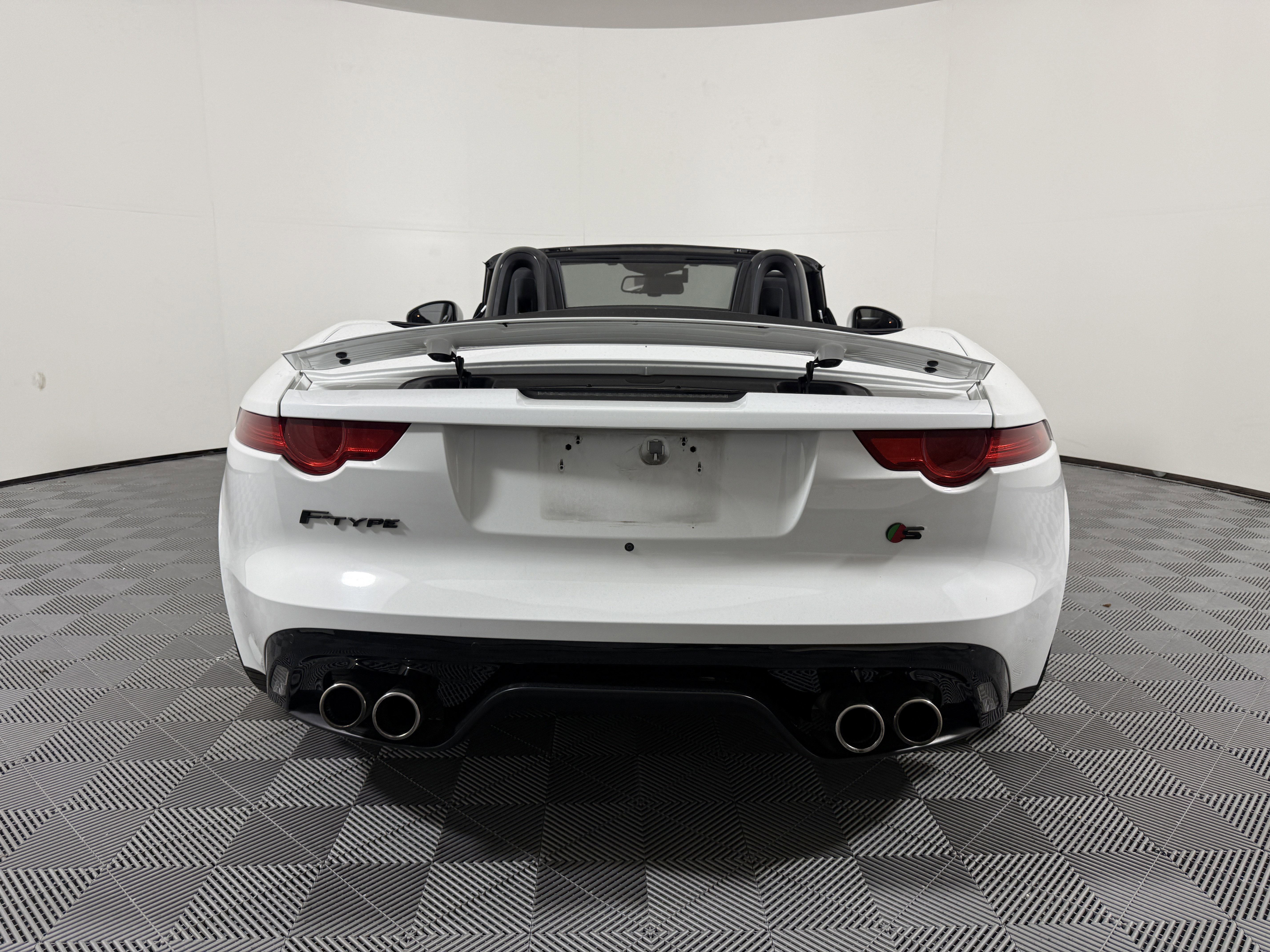 Used 2015 Jaguar F-TYPE S image 9