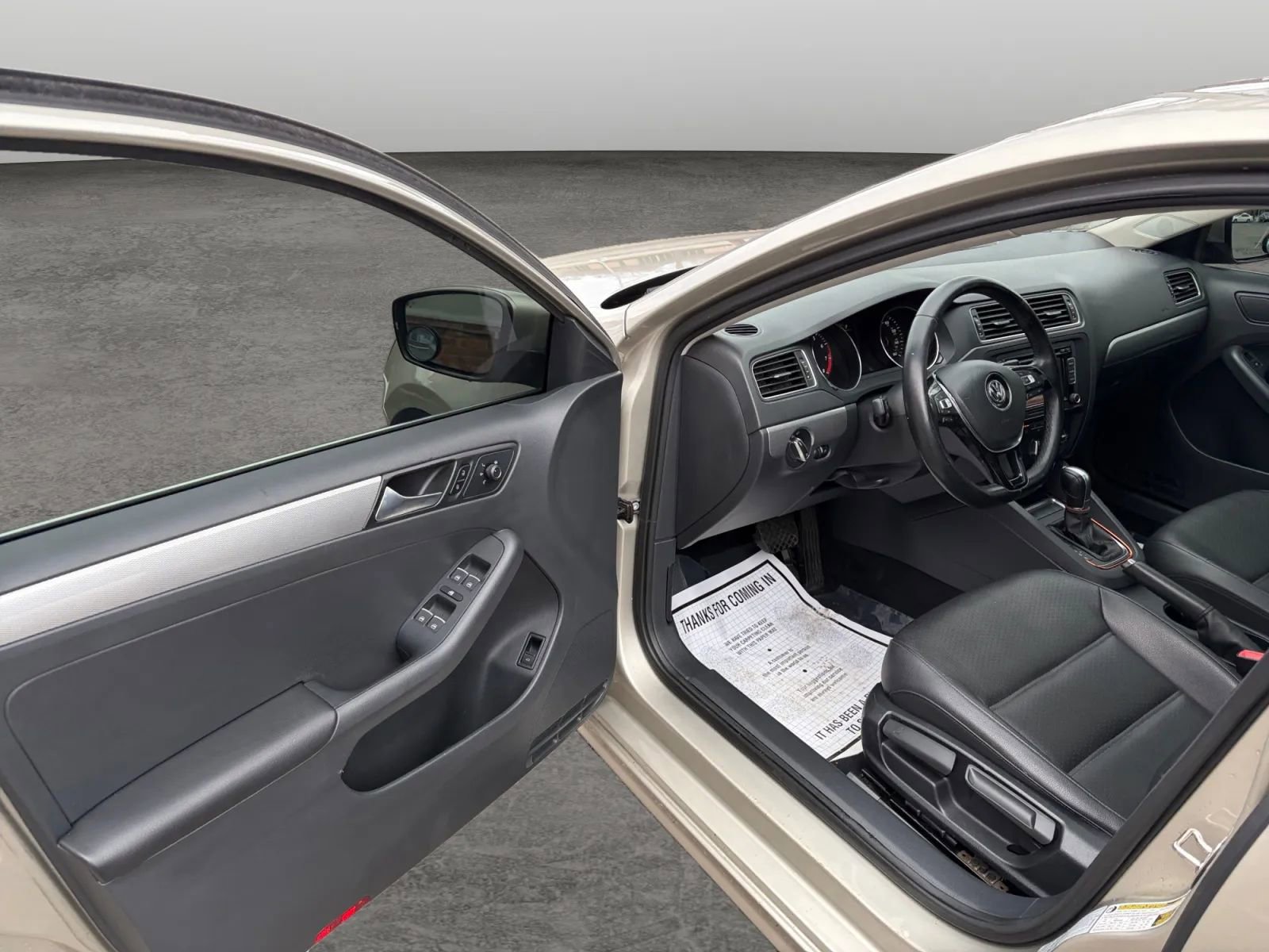 Used 2015 Volkswagen Jetta SE FWD image 9