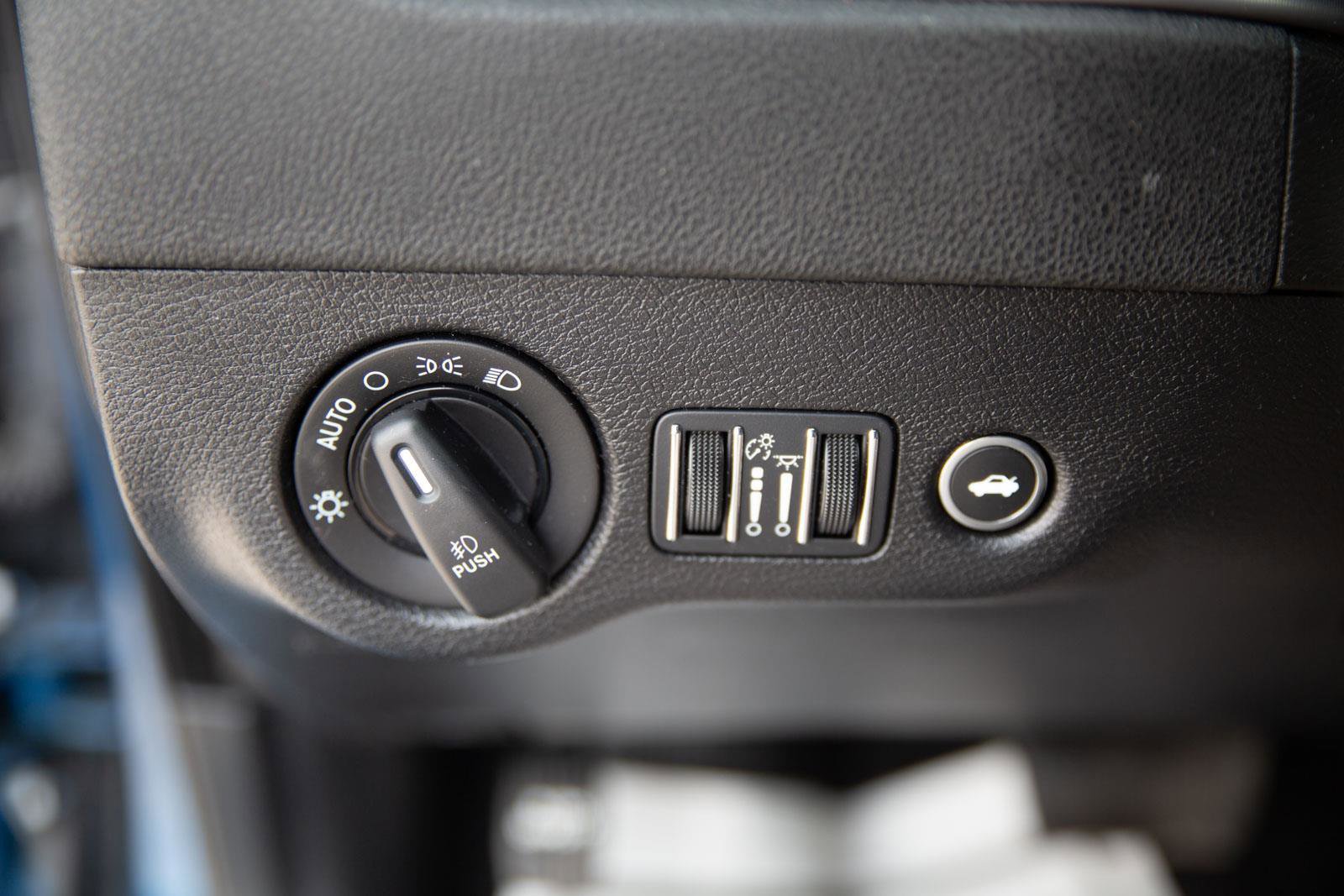 Used 2023 Dodge Charger SXT image 4