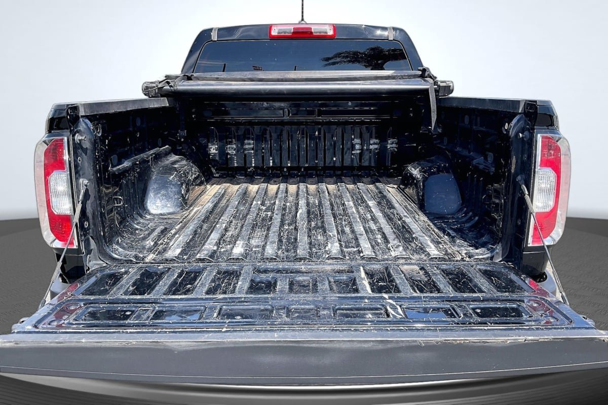 Used 2018 GMC Canyon 2WD Crew Cab w/ Convenience Package image 18