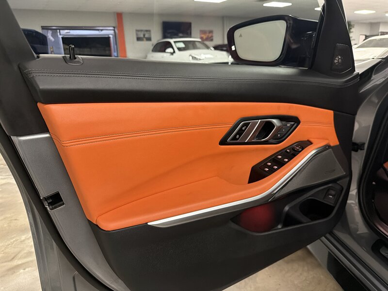 Used 2022 BMW M3 w/ M Carbon Exterior Package RWD image 33