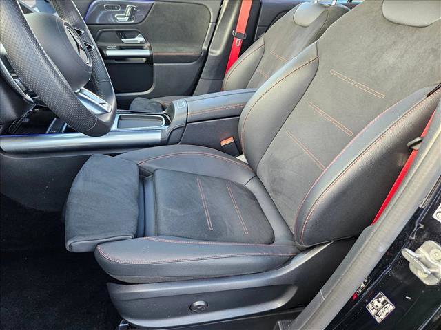 Used 2025 Mercedes-Benz GLA 35 AMG 4MATIC image 15