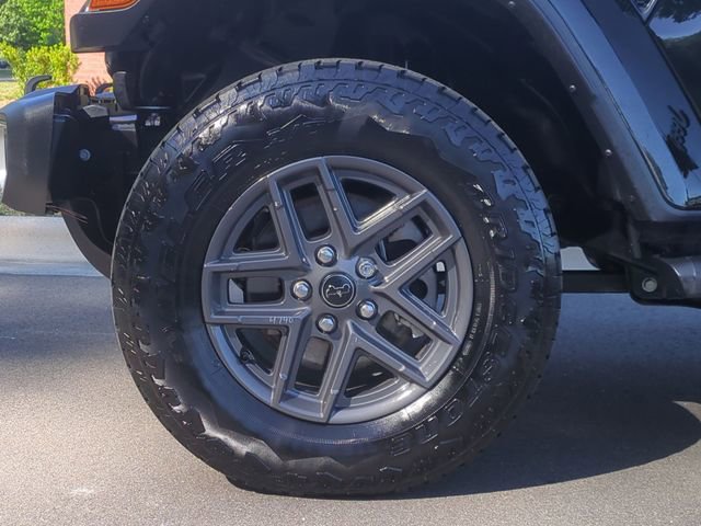 Used 2024 Jeep Gladiator Sport AWD/4WD image 19