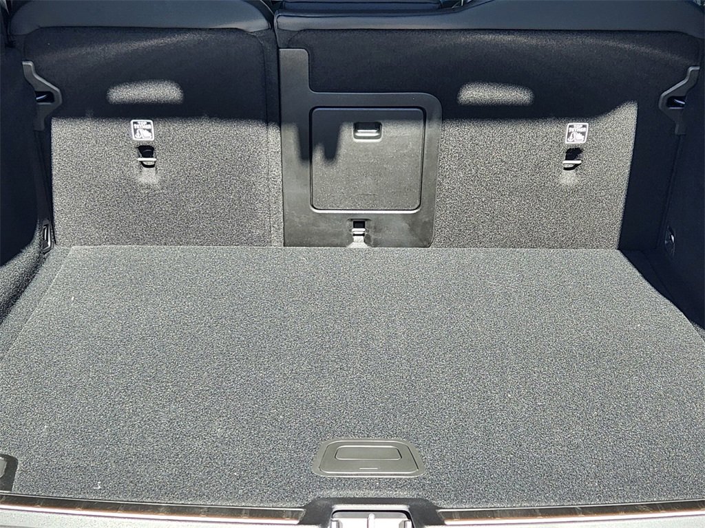 New 2026 Volvo XC60 B5 Plus w/ Climate Package image 23