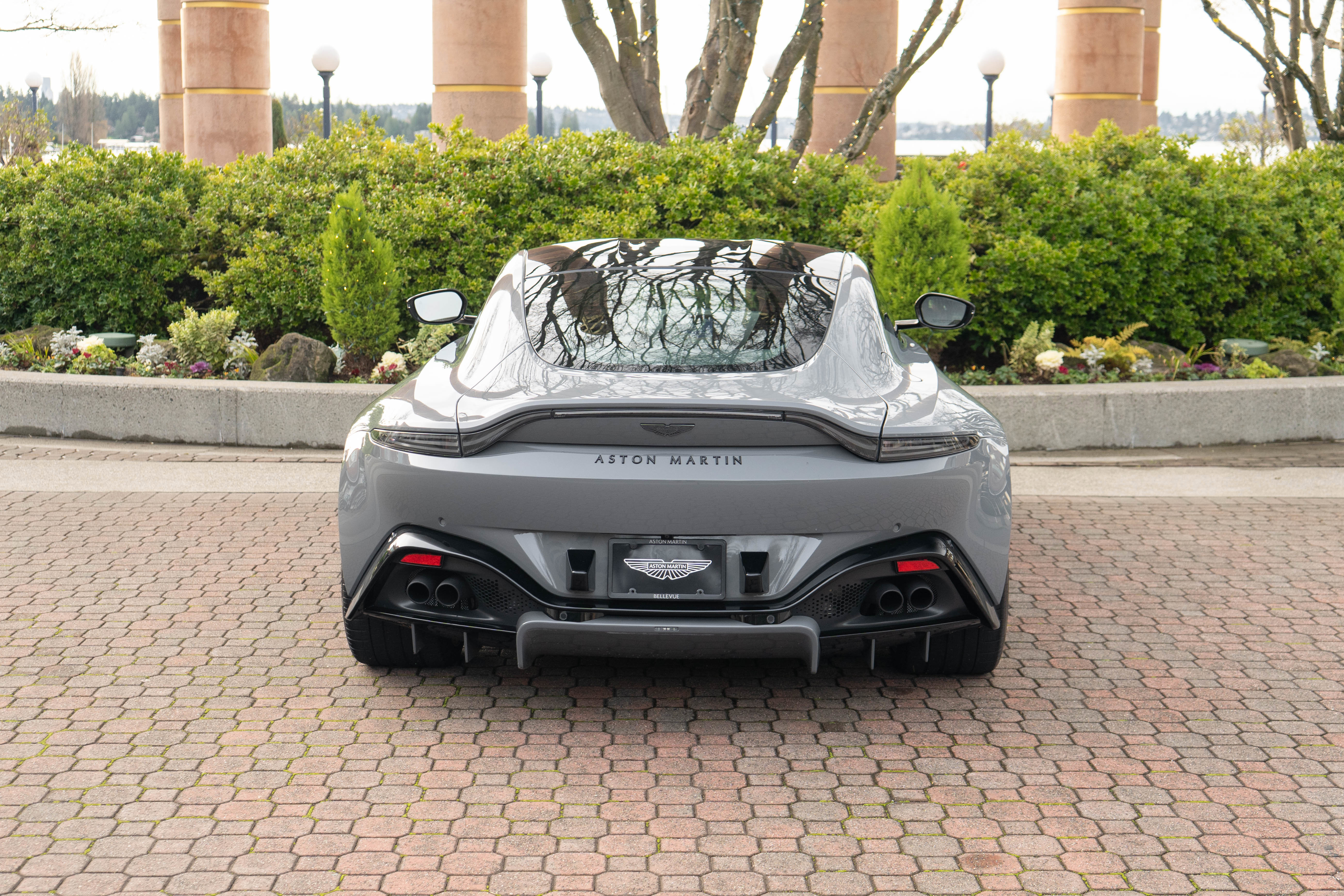 Used 2023 Aston Martin V8 Vantage Coupe image 44