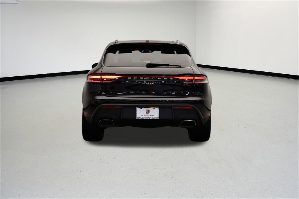 Used 2025 Porsche Macan image 4