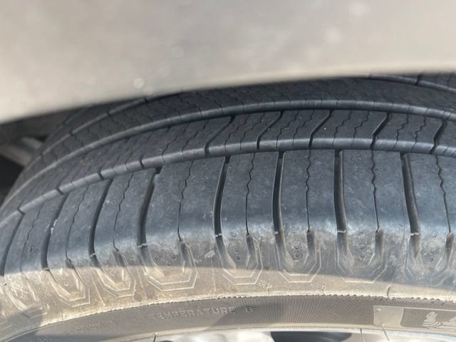 Used 2017 Ford Escape Titanium w/ Equipment Group 301A AWD/4WD image 9