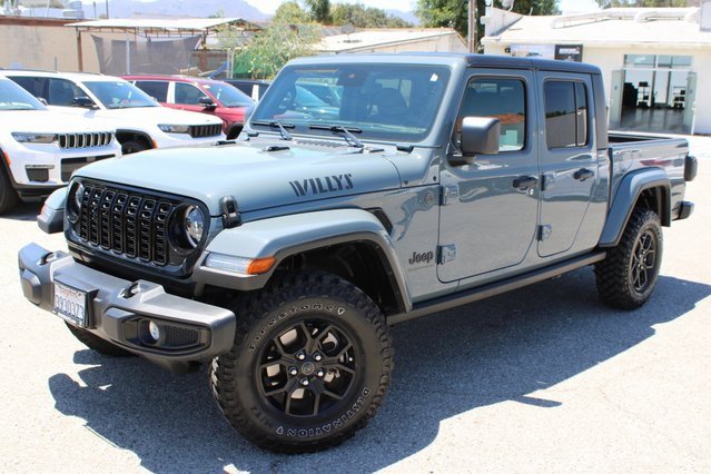 Used 2024 Jeep Gladiator Sport image 1