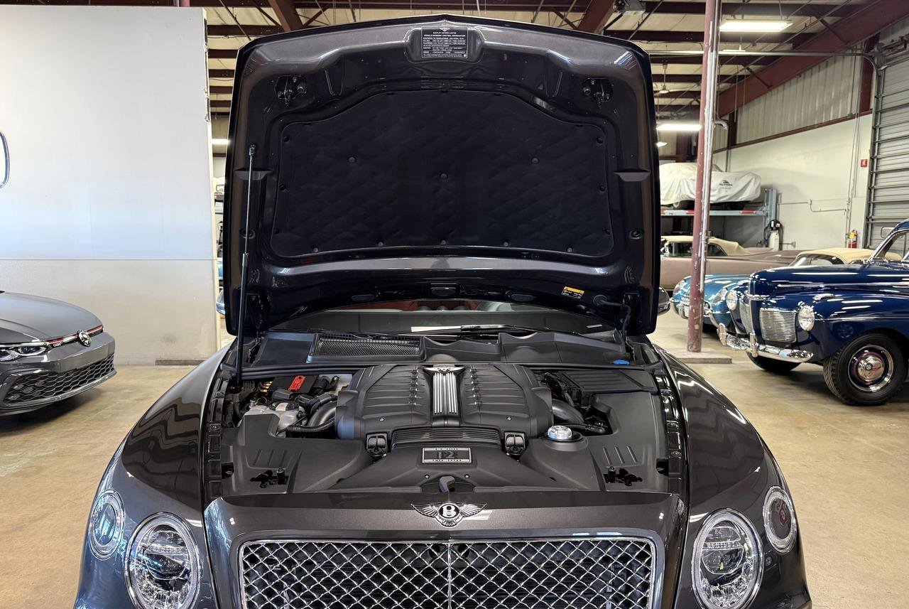 Used 2018 Bentley Bentayga image 46