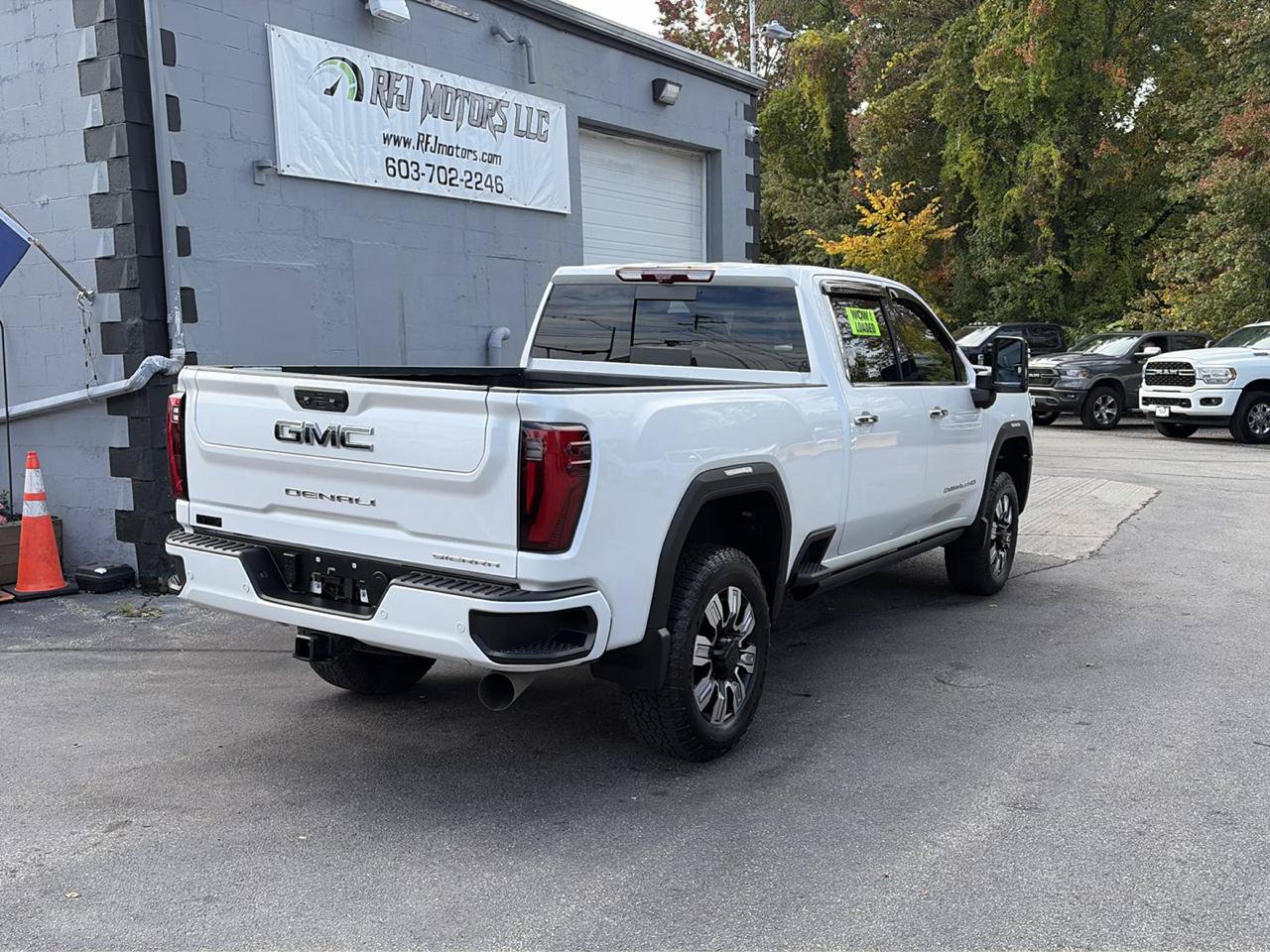 Used 2024 GMC Sierra 2500 Denali Ultimate AWD/4WD image 7