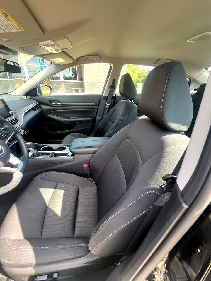 Used 2024 Nissan Altima 2.5 SV image 12