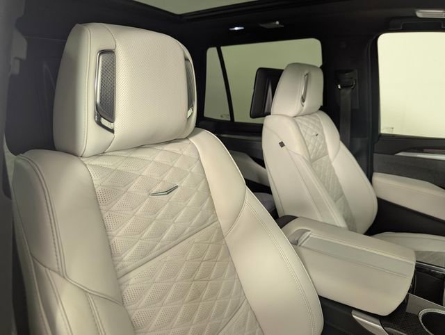 Used 2025 Cadillac Escalade V image 30