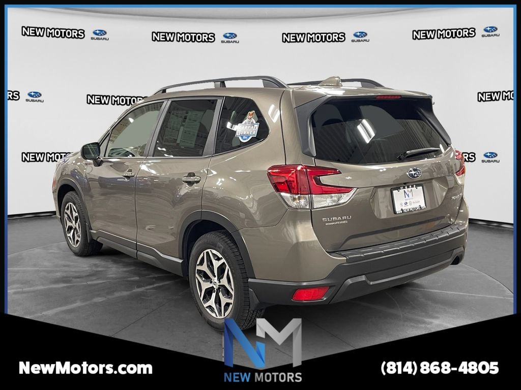 Used 2020 Subaru Forester Premium AWD/4WD image 3