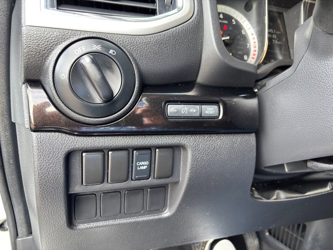 Used 2019 Nissan Titan SV image 29