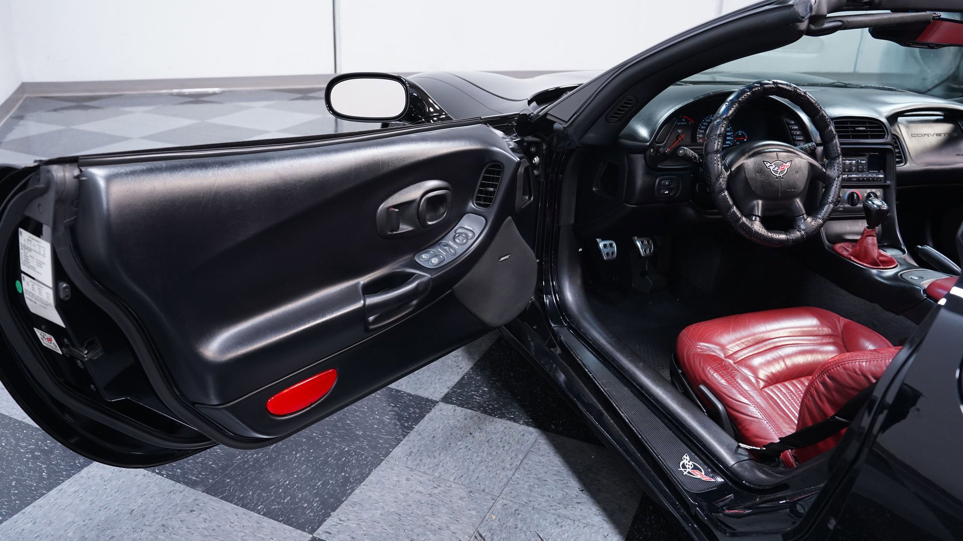 Used 2000 Chevrolet Corvette Coupe image 29