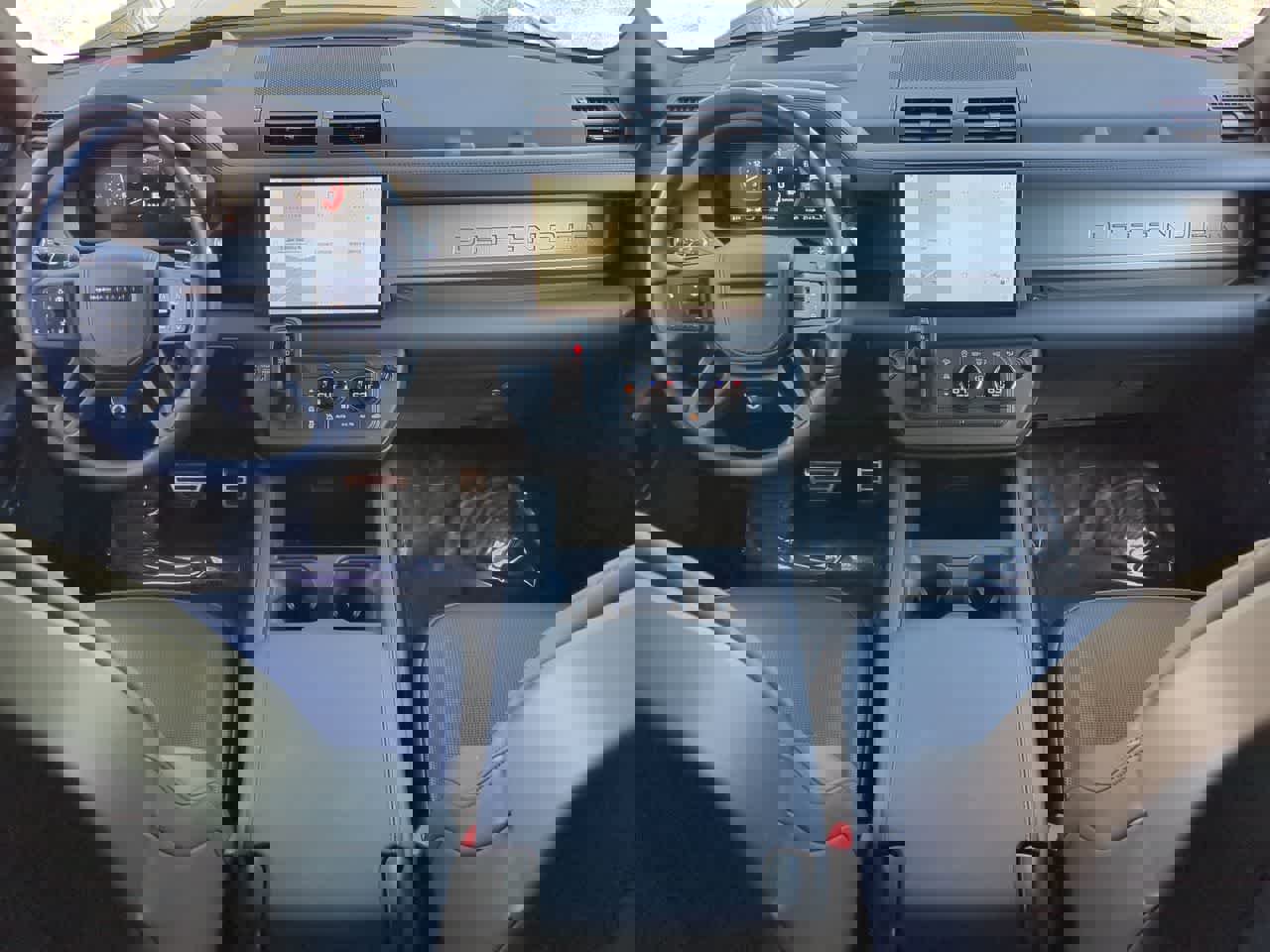 Used 2025 Land Rover Defender 110 image 16