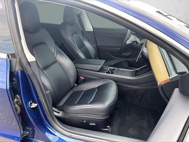 Used 2020 Tesla Model 3 Standard Range Plus image 9