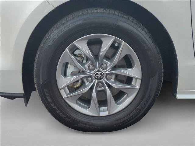 Used 2023 Toyota Sienna XLE image 25