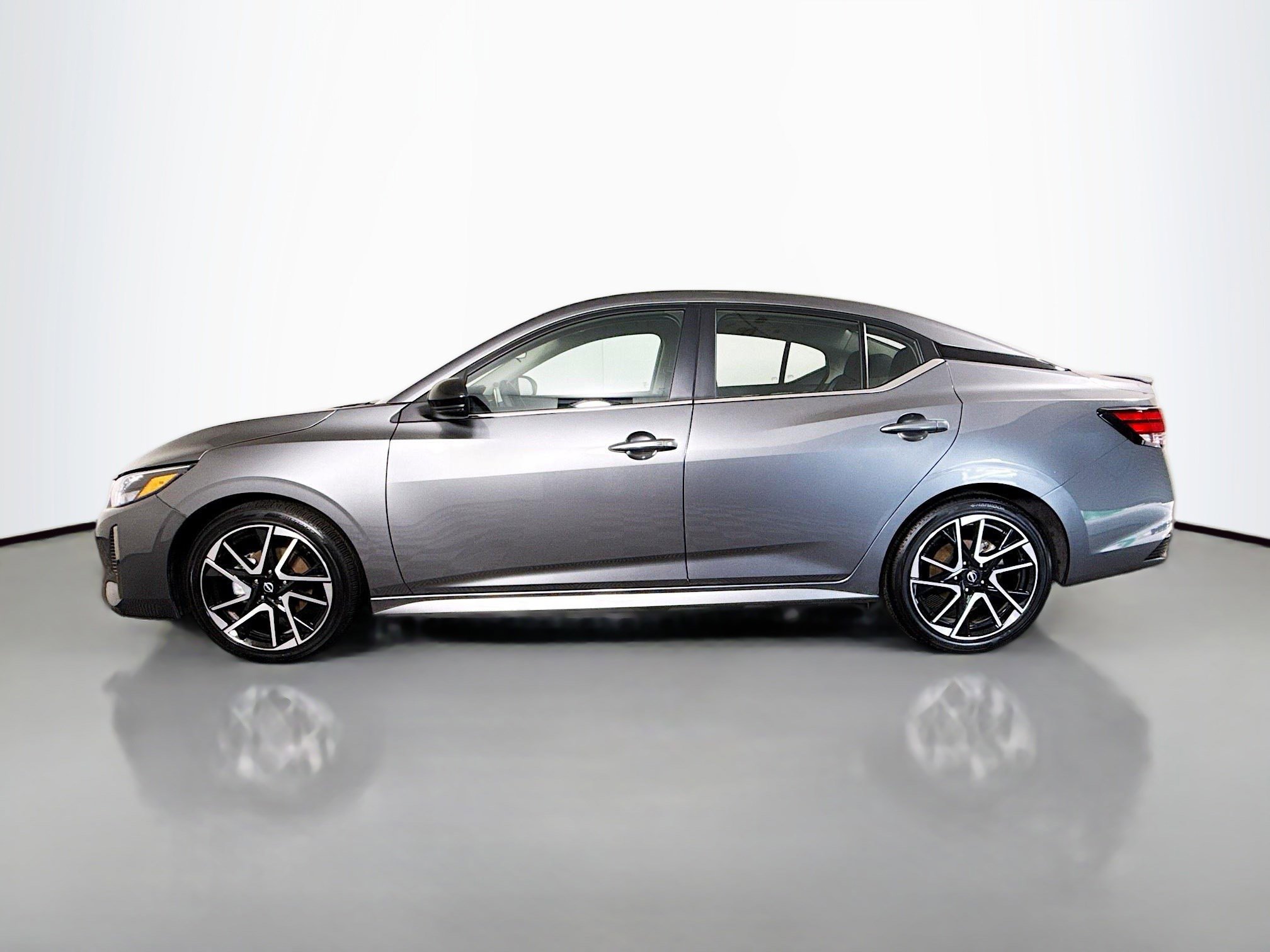 Used 2025 Nissan Sentra SR image 6