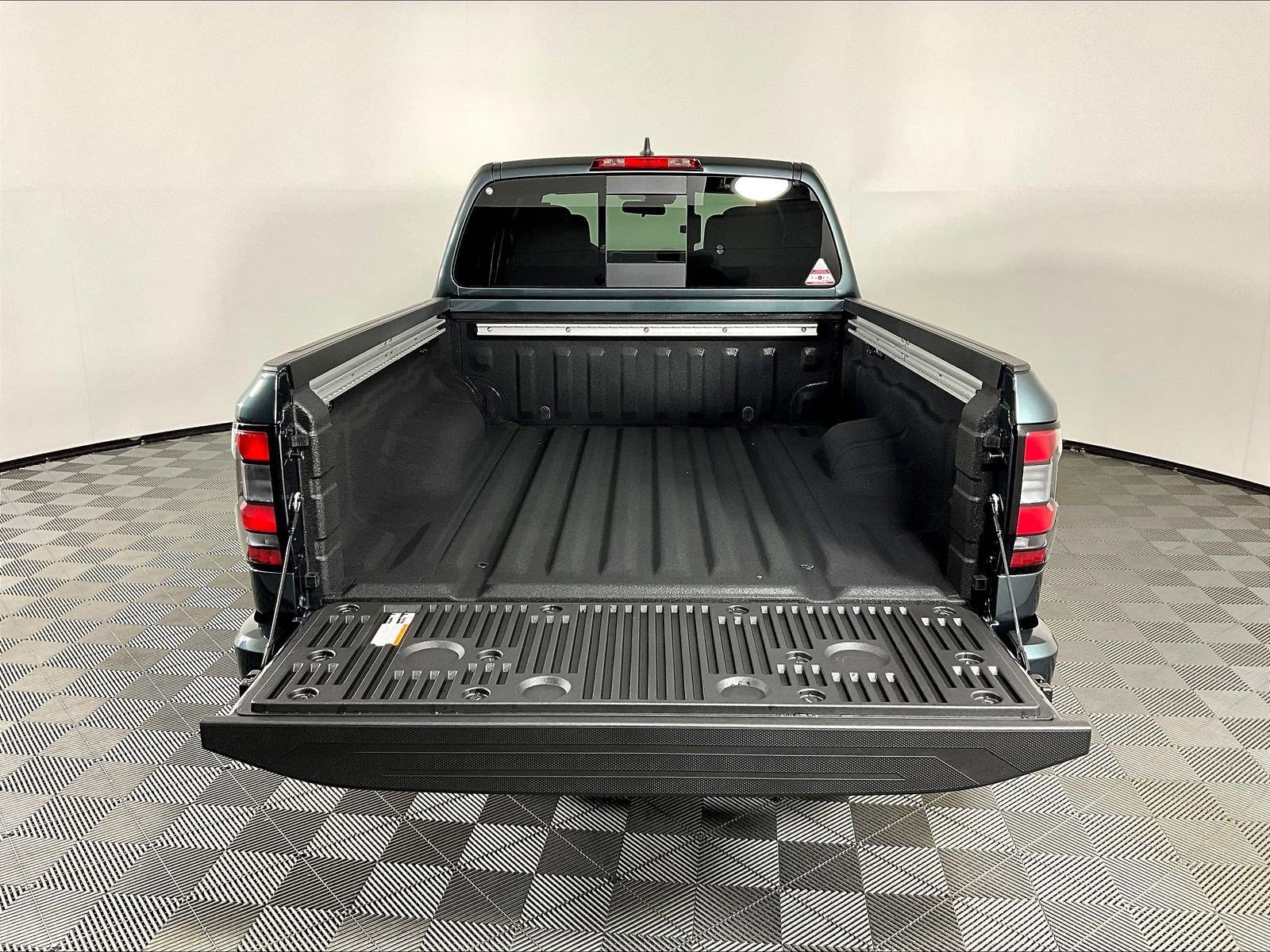 New 2027 Nissan Frontier SV w/ SV Convenience Package AWD/4WD image 22