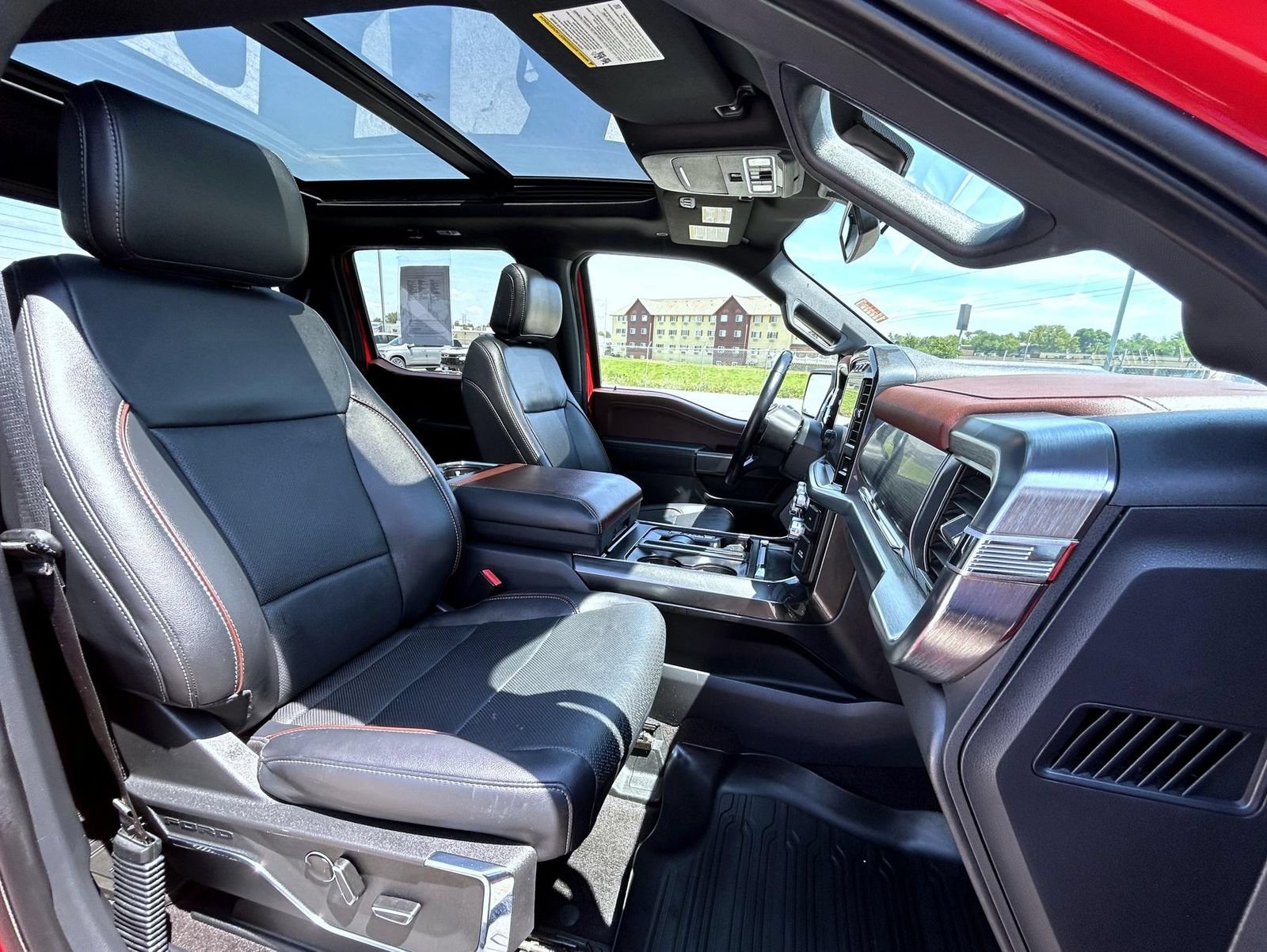 Used 2021 Ford F150 Lariat w/ Equipment Group 502A High AWD/4WD image 16