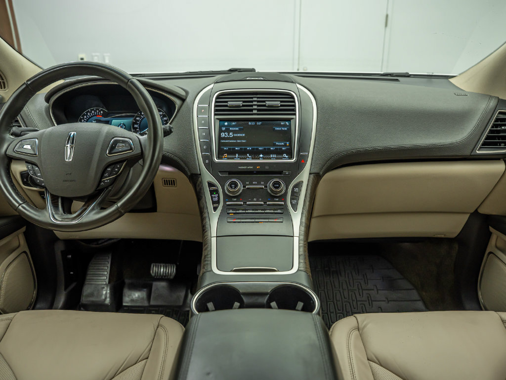 Used 2016 Lincoln MKX Select w/ Select Plus Package AWD/4WD image 29