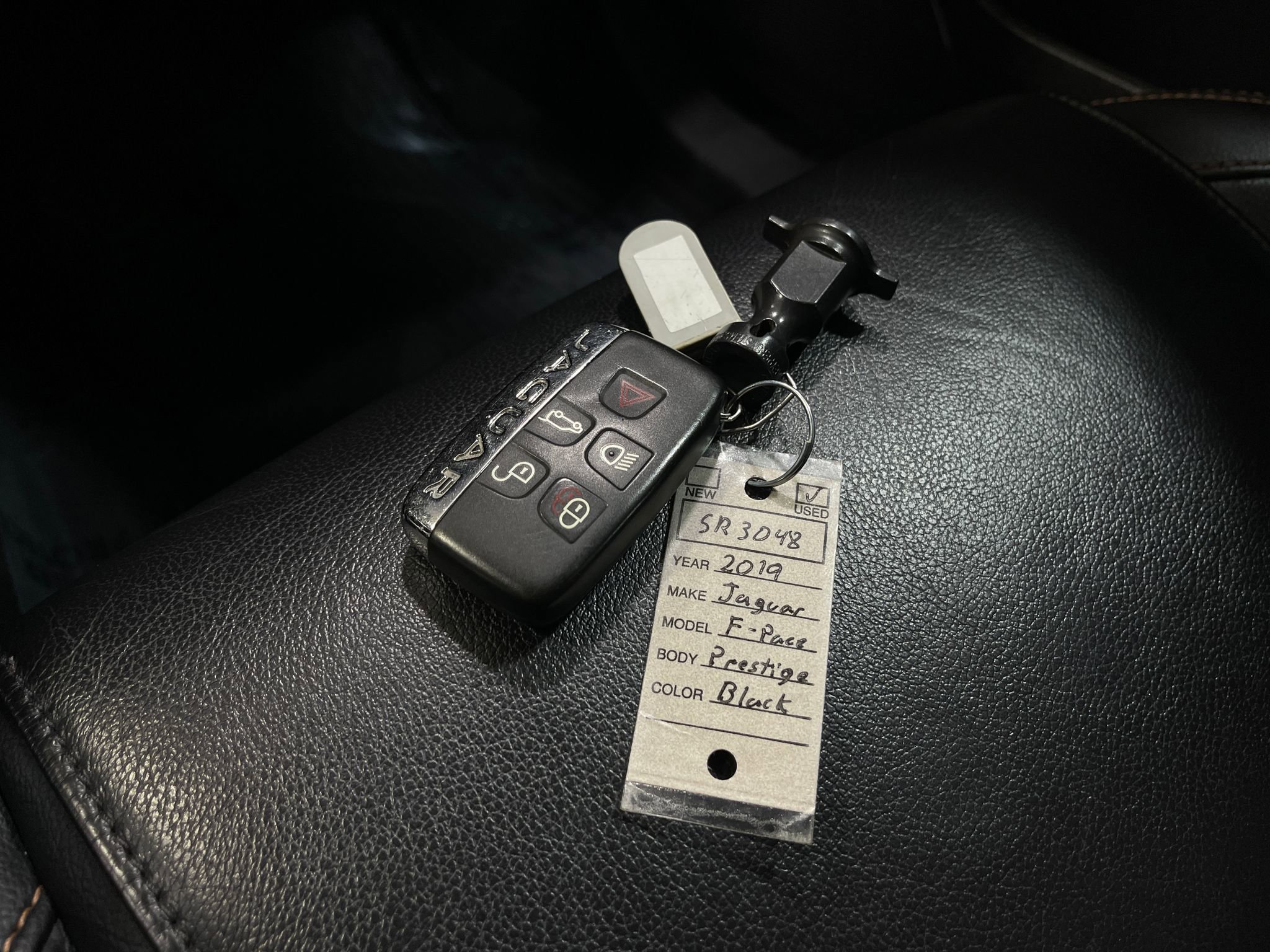 Used 2019 Jaguar F-PACE Prestige image 35