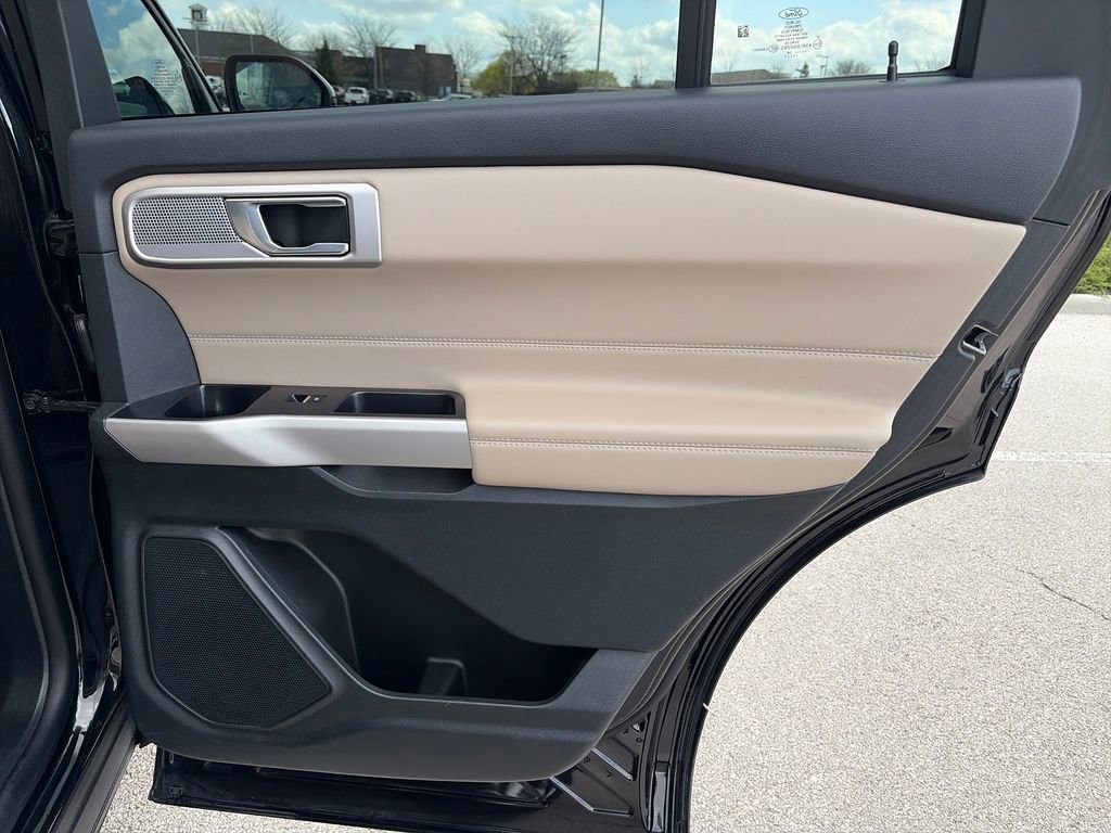 Used 2024 Ford Explorer XLT w/ Equipment Group 202A AWD/4WD image 30