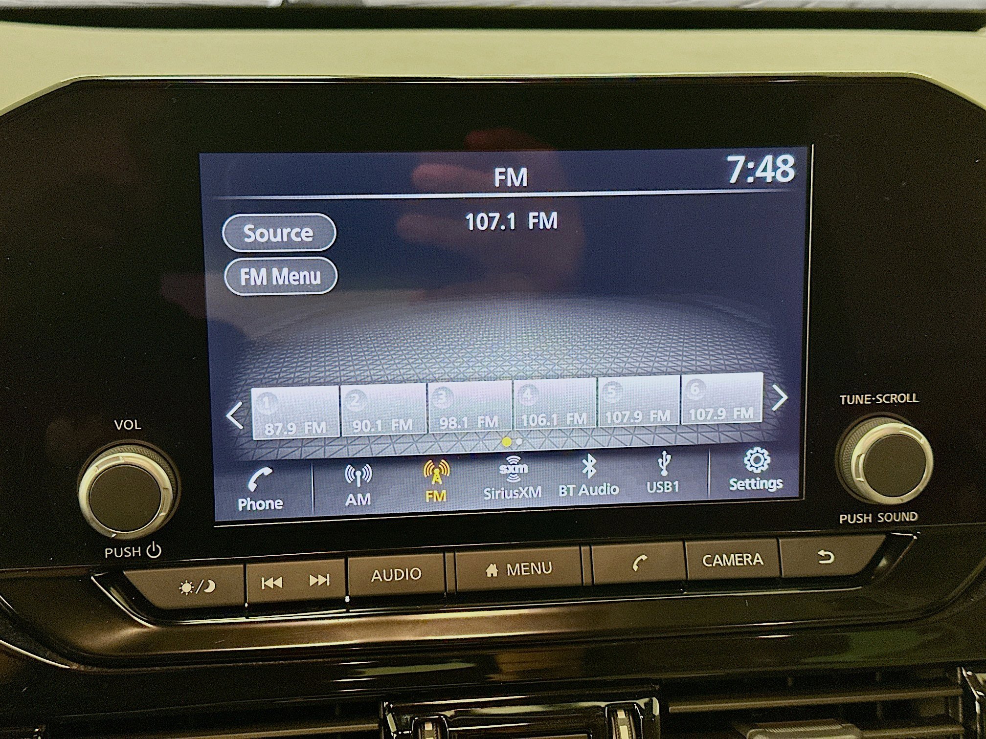 Used 2023 Nissan Pathfinder SV image 21